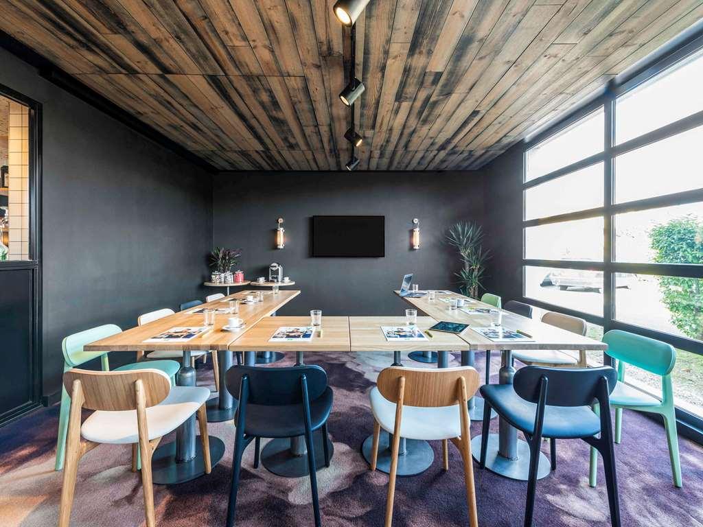 Ibis Styles Lyon Meyzieu Arena Stadium 外观 照片